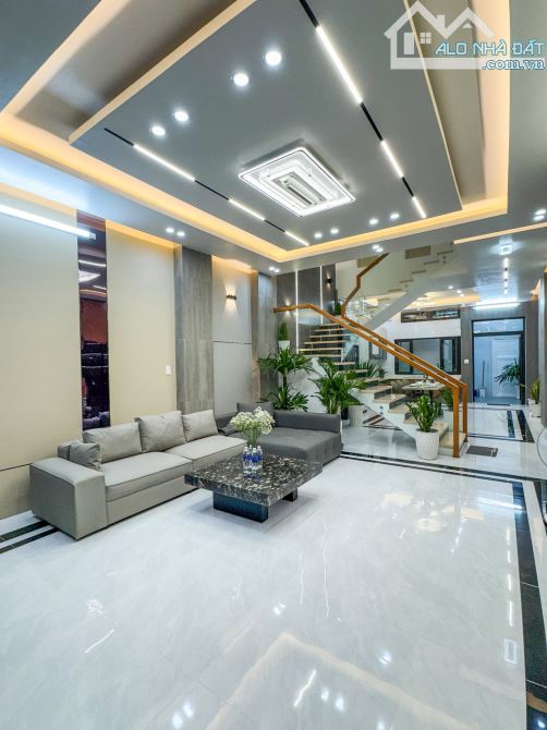 NHÀ PHỐ 3 TẦNG MẪU MỚI THUỘC KDC HỒNG LOAN - 4