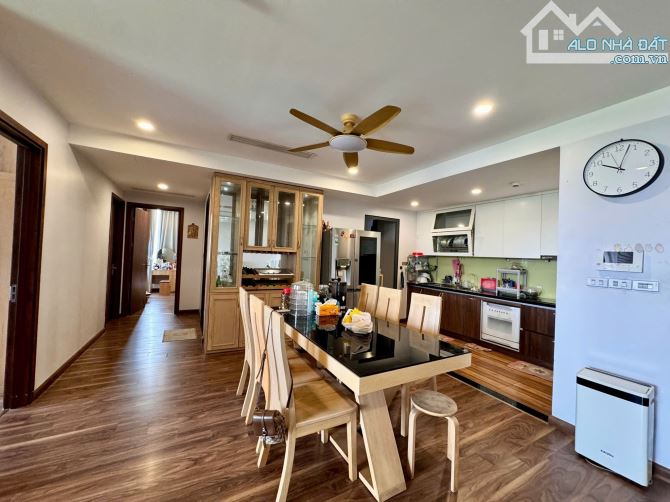 BÁN CĂN HỘ CHUNG CƯ - C18, 655 Lạc Long Quân 101m²- 3 ngủ 2VS -view Hồ Tây - Giá 8.65 tỷ - 4