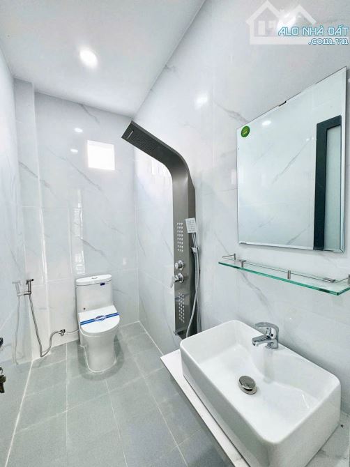 Biệt thự mini đẹp lung linh, gần ngay chợ Thạnh Phú, đường 6m thông, chỉ 2,3 tỷ - 4