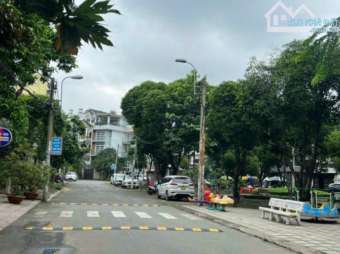 Chỉ 14.9 tỷ có nhà đẹp 6 lầu khu phân lô ngang 4.2m HXT thông Nguyễn Oanh 72m2 tặng T.máy - 4
