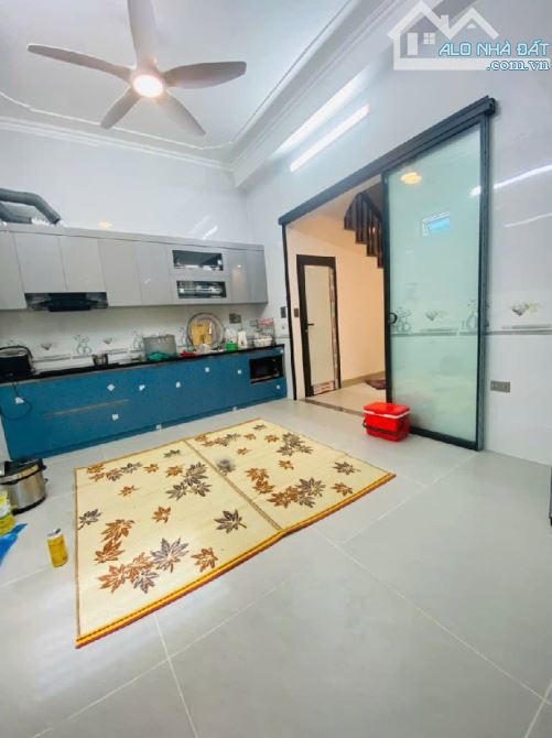 Cần Bán : NHÀ ĐẸP TAM TRINH – MẶT NGÕ - GẦN PHỐ - THANG MÁY – FULL NỘI THẤT - 4