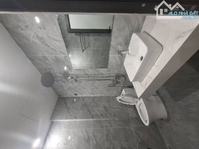 BÁN GẤP 5 TẦNG BÁT KHỐI - FULL NỘI THẤT CƠ BẢN,O TO ĐỖ CỬA - GIÁ 6,8 Tỷ TL mạnh - 4