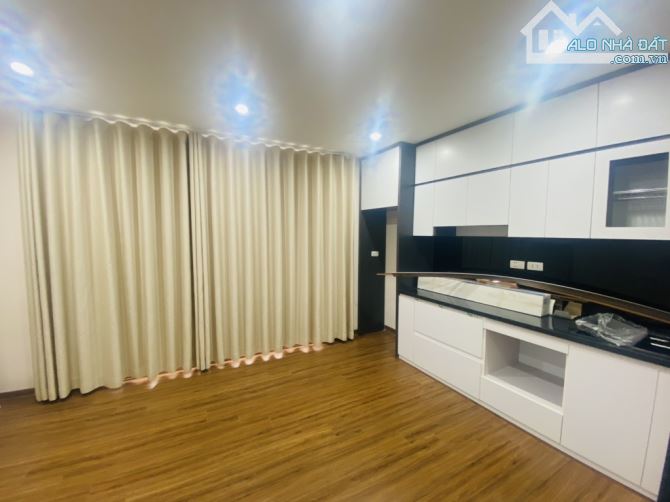 🔥Nhà Phố Đội Cấn, Ba Đình - Vị Trí Cực Đẹp- 6Tầng Thang Máy - Kinh Doanh - Ôtô - 14 Tỷ - 4