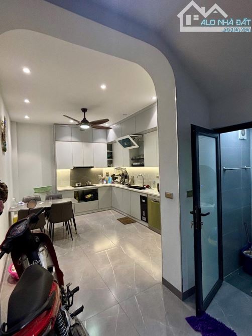 🔥 GIẢM SỐC 500 TRIỆU – SIÊU PHẨM NGỌC THỤY, LONG BIÊN- 50M2 , 5 tầng , 11.x Tỷ- DÂN XÂY Đ - 4