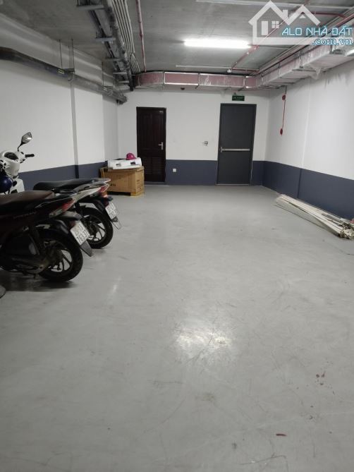 BÁN GẤP TÒA NHÀ VĂN PHÒNG HAI BAG TRƯNG - 480 M2-8 T -MT 15 M - 279,5TỶ - 4