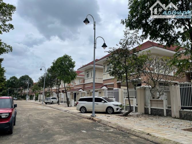 BÁN GẤP BIỆT THỰ CHÁNH MỸ - THỦ DẦU MỘT - CẠNH SÔNG SÀI GÒN. - 4