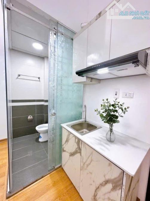 CCMN 9 PHÒNG NGUYỄN CHÁNH 40m MT 3.6m 5 TẦNG KHÉP KÍN FULL NỘI THẤT 11.5 TỶ - 4