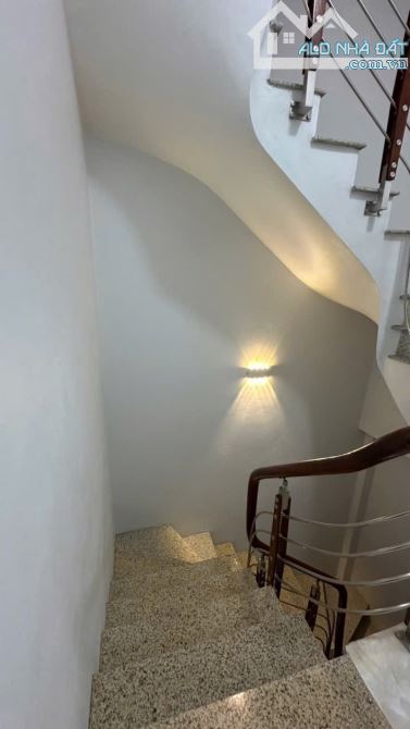 Cho thuê nhà mặt phố Chùa Láng, DT 54m2x4 tầng, MT 3m, Giá 60tr - 4