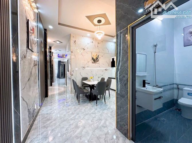 Bán Nhà SHR có hoàn công, 4,5 x 20, full Nội Thất sau bến xe Hưng Long. - 4