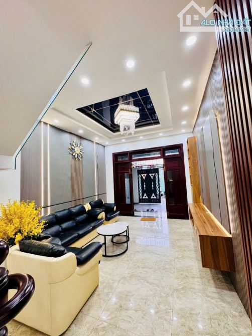 Nhà Thạnh Lộc 19, Hẻm xe hơi vào nhà, 4x15, 3 Tầng, 4PN, Nhà chỉ 5ty4 - 4