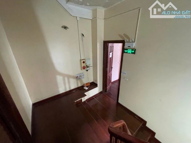 Cho thuê nhà ô tô, kd, vp Đông Quan, Cầu Giấy, 100m2, 3 tầng, tầng hầm, 23tr - 4