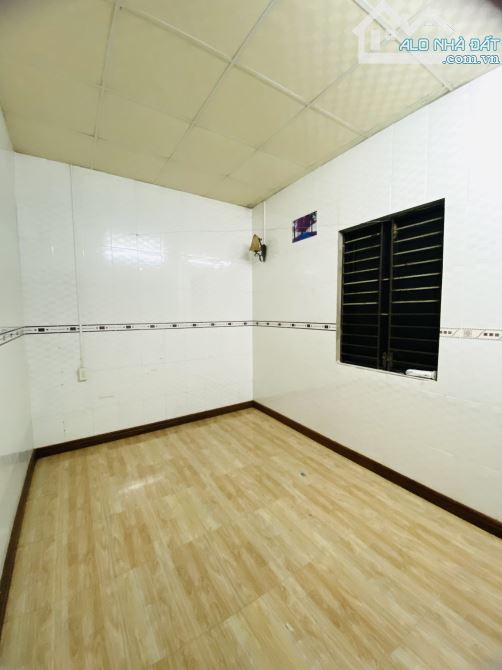 Nhà 2 tầng 3 phòng ngủ view phố đi bộ ven sông Nguyễn Lộ Trạch - 4