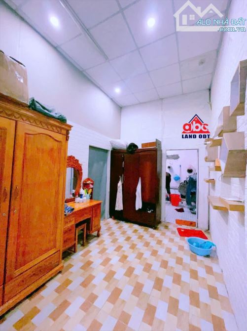 Bán nhà câp 4 sổ riêng thổ cư p. Long Bình - 4