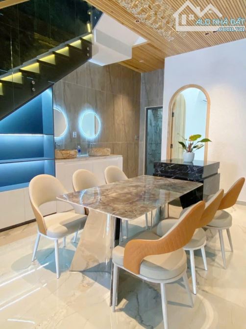💥BÁN NHÀ 3 TẦNG SIÊU ĐẸP, ĐƯỜNG 7,5M - SÁT CẦU NGUYỄN TRI PHƯƠNG, HOÀ XUÂN, ĐÀ NẴNG. GIÁ - 4