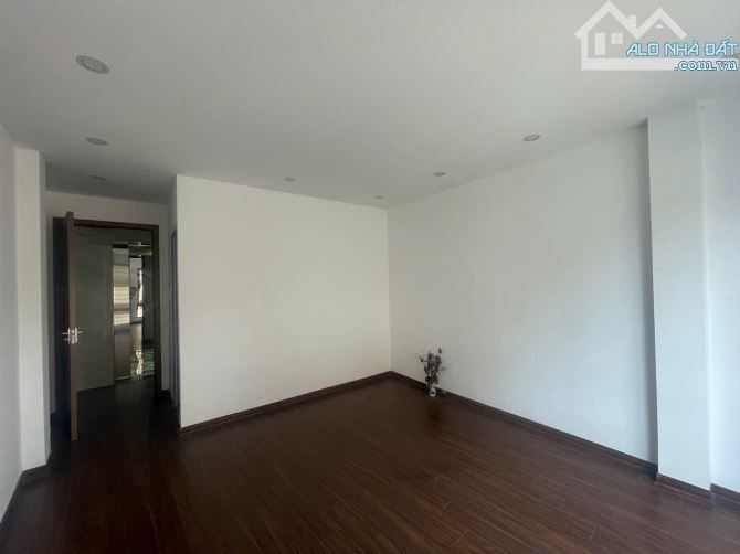 NHÀ MỚI KOONG - 5 TẦNG THANG MÁY - Ô TÔ QUA NHÀ Ô TÔ VÀO NHÀ - CẠNH KĐT XA LA - 4