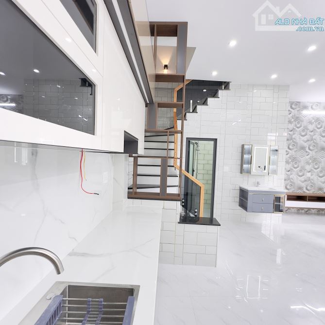 NHÀ TRỆT LẦU XÂY MỚI 2PHÒNG NGỦ, ỐP GẠCH CAO CẤP FULL TẦNG SANG TRỌNG, TP.CẦN THƠ - 5