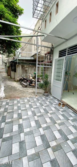 Bán nhà 2 tầng sạch đẹp sân cổng về ở luôn ngõ 229 Miếu Hai Xã - 5