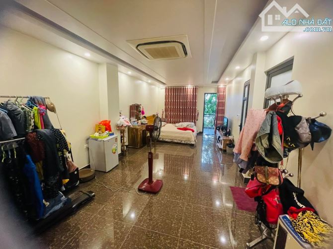 🏠🏠🏠Chào bán nhà Vinhomes riverside 5 tầng dân xây độc lập giá 5,xx tỷ - 5