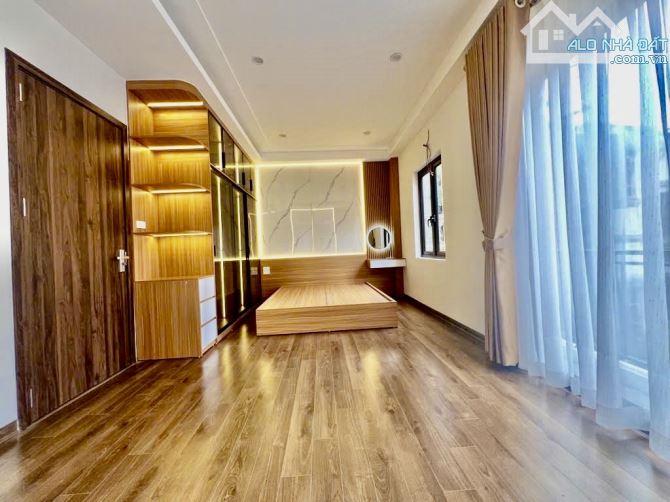 🏡 BÁN NHÀ PHỐ HOÀNG NHƯ TIẾP 43M2 - 11.x TỶ - 6 TẦNG THANG MÁY - FULL NỘI THẤT - NGÕ THÔN - 5