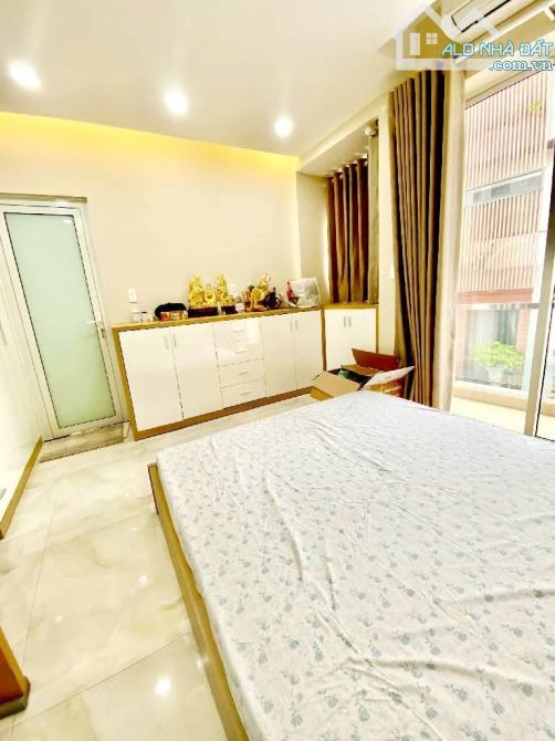 BÁN NHÀ TÂY LÂN- NHỈNH 5 TỶ - 50M2 - NGANG 5 DÀI 10 - 4TẦNG - ĐƯỜNG 8M - 6PN, 7WC - 5