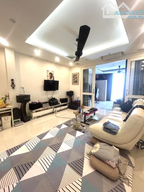 Bán gấp Nhà mặt phố VIP Đống Đa 70m 9 tầng mặt tiền 6.5m, trước nhà là công viên hồ 75 tỷ - 5