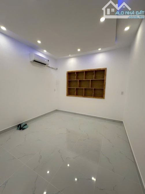 BÁN CHUG CƯ 548 PHẠM VĂN ĐỒNG BÌNH THẠNH - 3 PHÒNG NGỦ - GIÁ 3TY23 - 5
