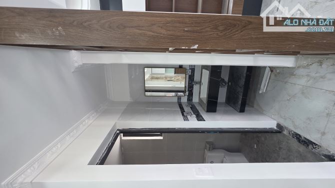 B.Á.N NHÀ GẦN LAI XÁ ,Ô TÔ TRÁNH, DỪNG ĐỖ, THANG MÁY EM RU 47 M2, 9 TỶ 2 - 5