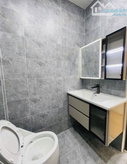 BÁN NHÀ ĐƯỜNG 6M NGAY CƯ XÁ ĐÔ THÀNH QUẬN 3, ĐƯỜNG NGUYỄN HIỀN - GIẢM SÂU CÒN 5TỶ990. SHR - 5
