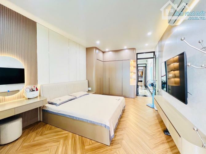 Nhà 3 tầng mặt đường Nguyễn Mẫn - Tuyến 2 Trần Nhân Tông - Ngang 4,15m - 5