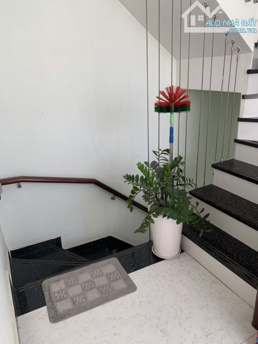 BÁN NHÀ MẶT TIỀN NỘI BỘ CAO LỖ, P.CHÁNH HƯNG. NHÀ CĂN GÓC THOÁNG MÁT. 4M X 13.79M - 9.8 TỶ - 5