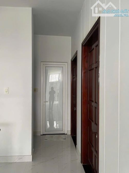 BÁN NHÀ ĐẸP GIÁ CỰC RẺ MẶT TIỀN ĐỒNG KHỞI BÀU VÁ - 5