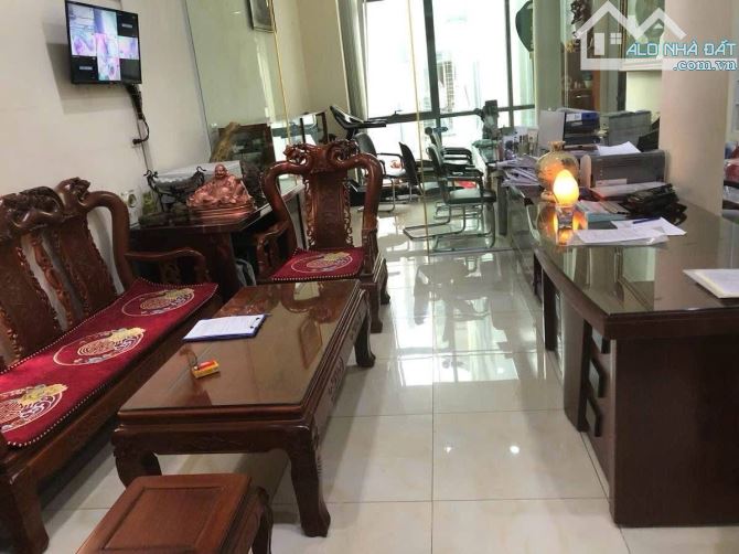 BÁN NHÀ LÔ GÓC NGUYỄN KHANG 60m2 - 6T THANG MÁY - 18.2 TỶ - 2 THOÁNG - Ô TÔ - KINH DOANH - 5