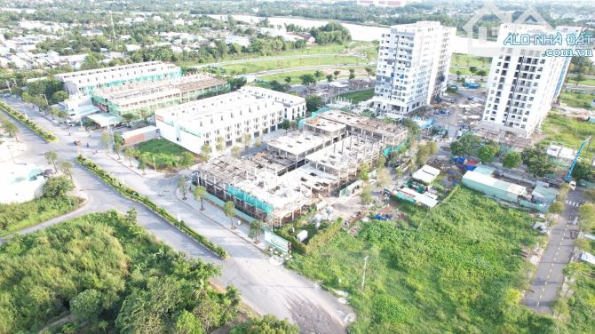 Bán căn liền kề dự án HUD Chánh Mỹ,Bình Dương,mặt sông Sài Gòn,dt 121m2,thanh toán 9 đợt - 4