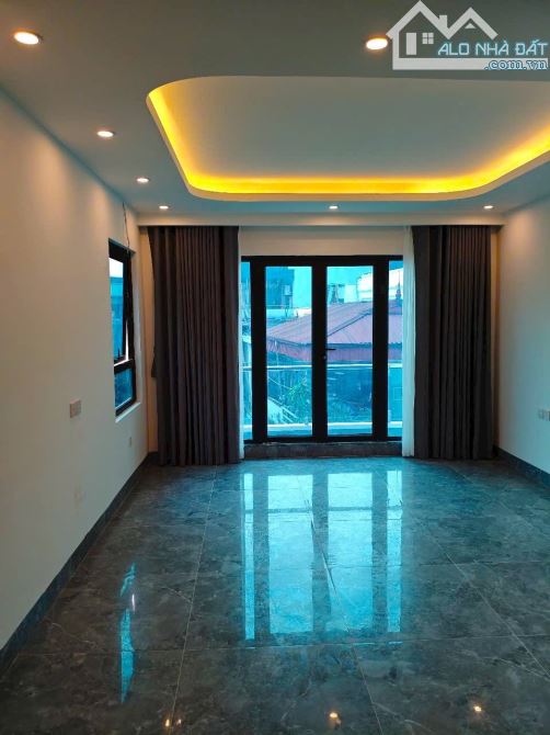 Bán Nhà Ngõ 101 Phố Trạm - Cầu Vĩnh Tuy, Lô Góc, Ô Tô, Thang Máy, 7 Tầng DT: 41m - 11.5 Tỷ - 5