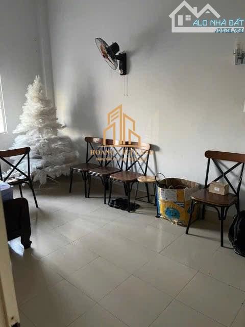 BÁN NHÀ 2 TẦNG MẶT TIỀN KINH DOANH NGUYỄN TRI PHƯƠNG - - 5