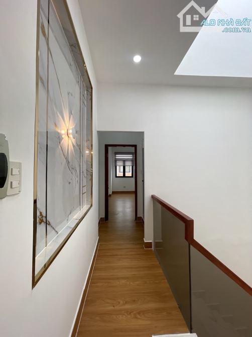Nhà đẹp lung linh 3 tầng Q7 giá chỉ 6toi8 - 5