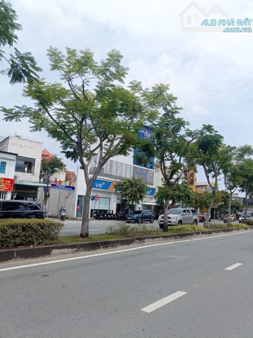 💯 MTKD 🌟 Giá: 5.5 Tỷ 🌟 AN KHÁNH, Q2 – View LANDMARK 81 – 40m² – Nhà 3 tầng - 5