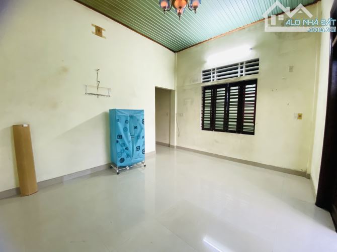 Nhà 2 tầng 3 phòng ngủ view phố đi bộ ven sông Nguyễn Lộ Trạch - 5