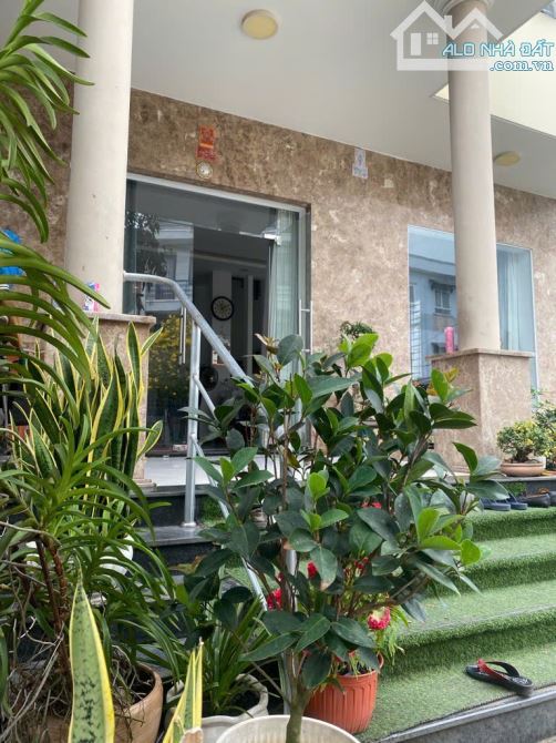 🏡 BÁN BIỆT THỰ SÂN VƯỜN - CHỦ NGỘP BANK - CHỈ 50tr/m2 - HẺM OTO QUAY ĐẦU - NGUYỄN THỊ THẬ - 5