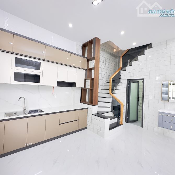 NHÀ TRỆT LẦU XÂY MỚI 2PHÒNG NGỦ, ỐP GẠCH CAO CẤP FULL TẦNG SANG TRỌNG, TP.CẦN THƠ - 6