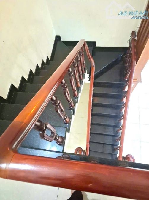 Bán nha 2 tầng dt  176m  kp thống nhất p dĩ An - 6