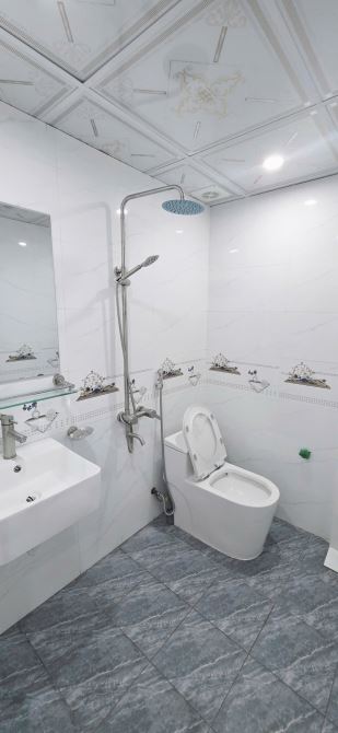 Nhà 4 tầng ngõ thông ô tô ngủ trong nhà,Mà giá chỉ nhỉnh 4 tỷ - 6