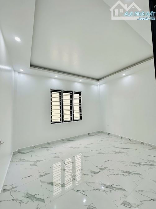 🏠 NHÀ 3 TẦNG LÔ GÓC – XÂY ĐỘC LẬP – Ô TÔ ĐỖ CỬA – GIÁ SIÊU MỀM 📍 Vị trí: Lương Quy, Lê L - 6