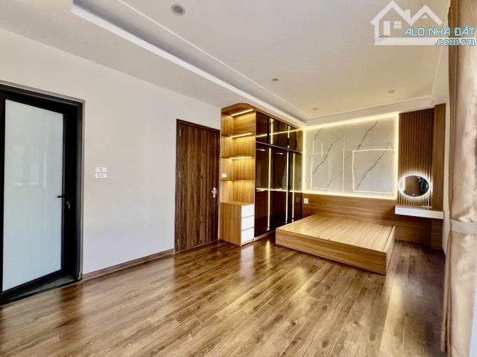 🏡 BÁN NHÀ PHỐ HOÀNG NHƯ TIẾP 43M2 - 11.x TỶ - 6 TẦNG THANG MÁY - FULL NỘI THẤT - NGÕ THÔN - 6