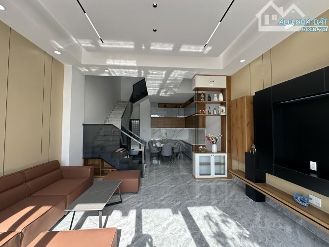 Bán nhà The Sol City DT 80m2 1 trệt 2 lầu. Full nội thất cao cấp giá chỉ 4,5 tỷ. - 6