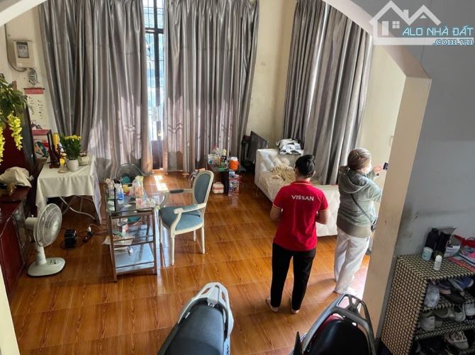CHỦ CỰC GẤP HẠ HẲN 1,7 TỶ BÁN NHANH - căn góc hai mặt tiền - nhà 1 đời chủ - hẻm xe tải - 6