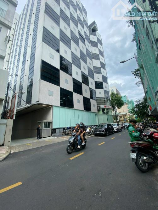 38 tỷ! Bán mặt tiền đường Nguyễn Văn Tráng, phường Bến Thành, Quận 1 - NH: 6x16m - 4 Tầng - 6