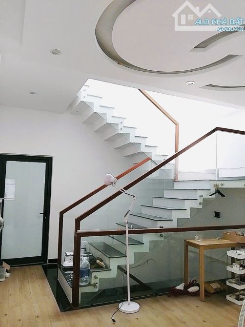 NHÀ 3 TẦNG SIÊU THOÁNG - MẶT TIỀN SÁT NGUYỄN TẤT THÀNH - GẦN HÀ KHÊ - NHỈNH 6.x TỶ - 6