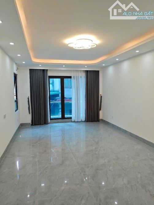 Bán Nhà Ngõ 101 Phố Trạm - Cầu Vĩnh Tuy, Lô Góc, Ô Tô, Thang Máy, 7 Tầng DT: 41m - 11.5 Tỷ - 6