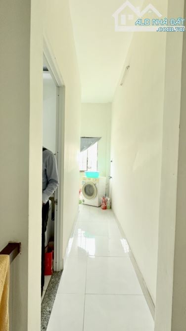 Bán nhà đẹp DT( 4x11)x2 tầng, hồ văn long,bhhb, bình tân, hẻm 5m, shr giá chỉ 3.xx tỷ tl - 6